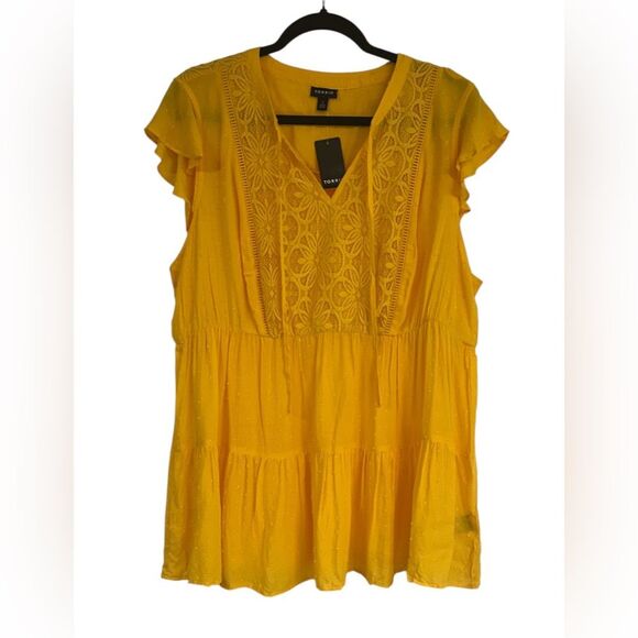 Torrid Yellow Chiffon Swiss Dot Ruffled Cap Sleeve Blouse. Torrid Size 2 (18-20) - Picture 2 of 8